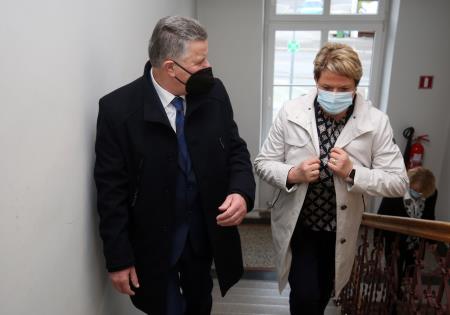 VLADA NA OBISKU V CERKNICI 02 FOTO LJUBO VUKELIČ